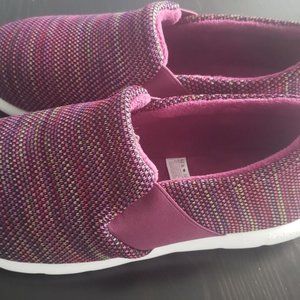 IsotonerWomen's Sport Mesh Slipper size 11